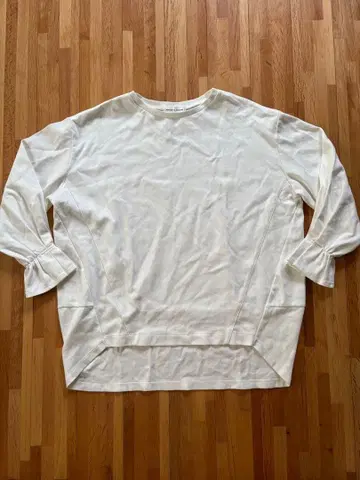 메종 드 알뤼르 화이트 긴팔 티셔츠