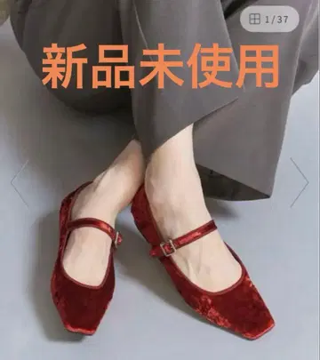 미사용 새상품 뷰티&유스 크러쉬 벨벳 스트랩 플랫슈즈