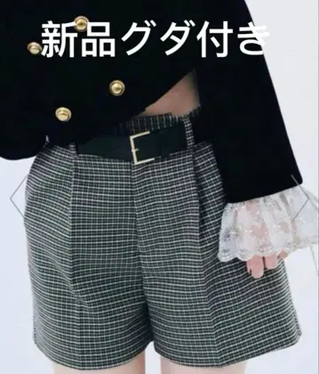 LILY BROWN 벨트 포함 하이웨스트 숏팬츠