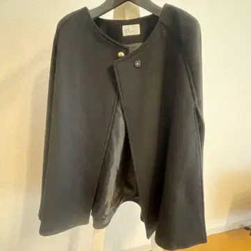 택 포함 미사용 새상품 ROUGE VIF 울 혼방 케이프 코트