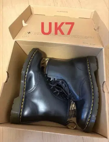 닥터마틴 1460 블랙 스무스 가죽 부츠 UK7