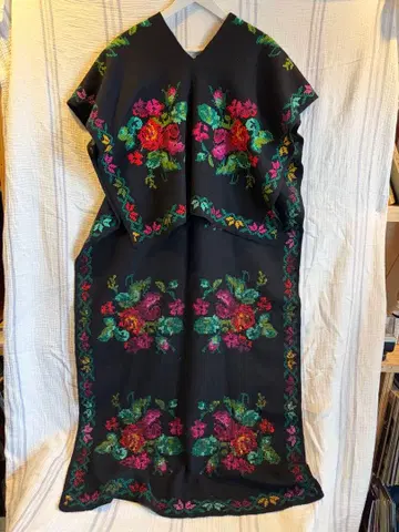 메리노울 꽃무늬 자수 판초 3.1 필립 플레임