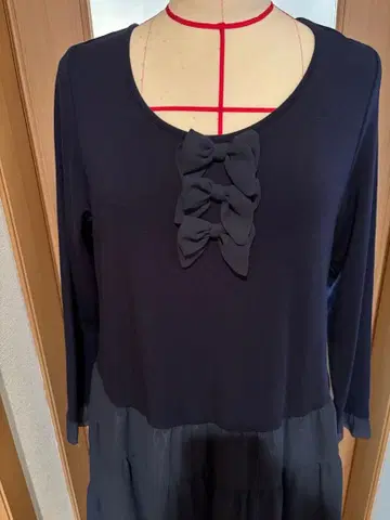 핑크하우스 네이비 티셔츠&쉬폰 리본 포함 긴팔 원피스