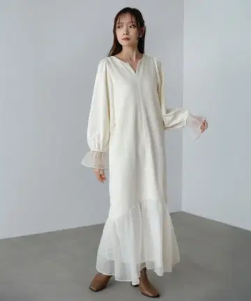 [ 2024AW ] Bab 오간자 절개 맨투맨 원피스