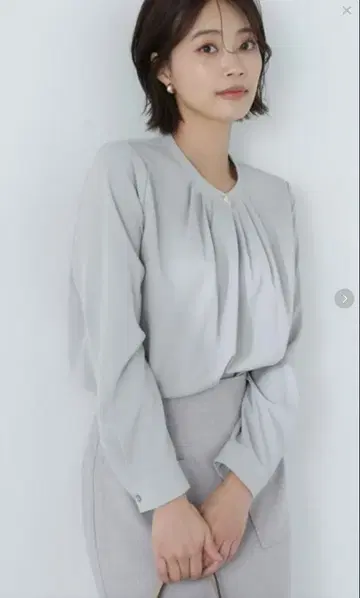 내추럴 뷰티 베이직 그린 쉬폰 턱 입은 긴팔 블라우스