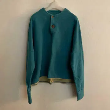 팔라스 팰리스 긴팔 티셔츠