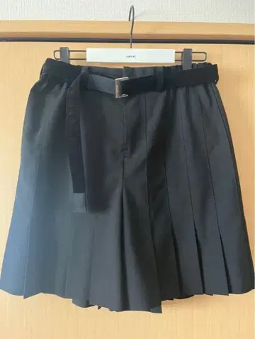 [ sacai ] 23SS SUITING SHORTS 플리츠
