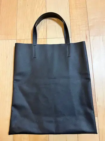 블랙 합성 피혁 토트백