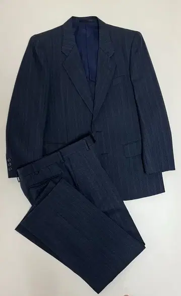 네이비 수트 셋업 DORMEUIL 원단 스트라이프 패턴 백 오픈