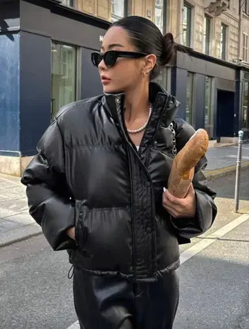 크롭 블랙 다운 자켓