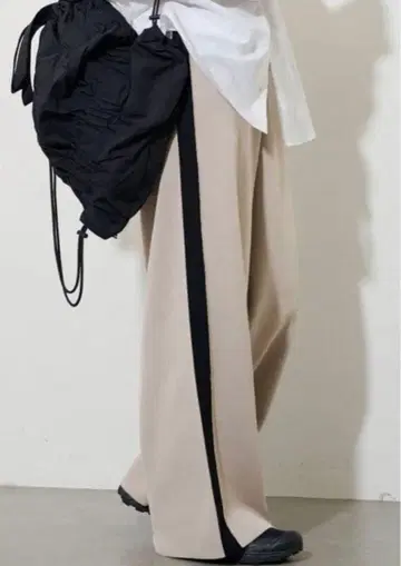 [ 완판 ] JOURNAL STANDARD 워셔블 트랙 팬츠 베이지