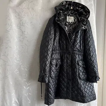 마츠자카야 구매 퀼팅 후드 부착 코트 안감 새틴 체인 패턴