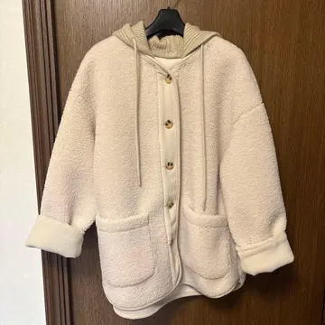 보아 후드 코트 연한 베이지색 [ 미사용품 ]