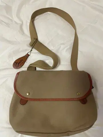 Brady 숄더백 베이지 MADE IN ENGLAND