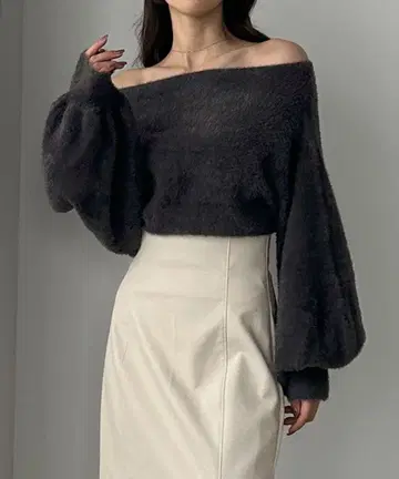 오프숄더 샤기 니트