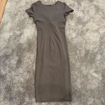 카키색 반팔 미니 원피스 룰루레몬