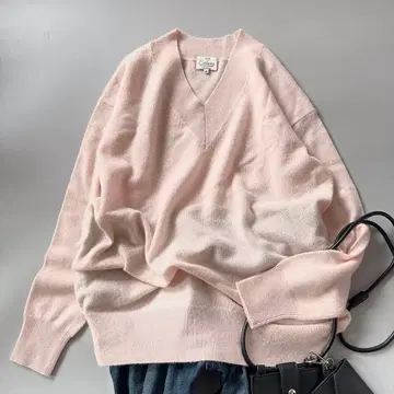 새상품급 23구 캐시미어 100% V넥 긴팔 니트 핑크