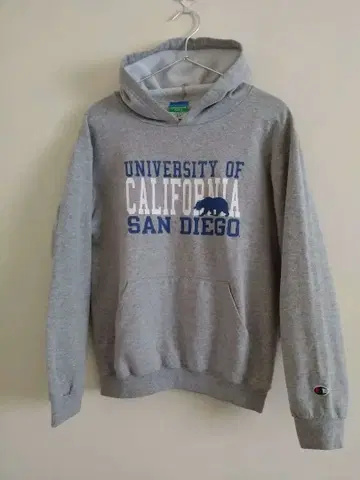 Champion 그레이 후드티 앞 포켓