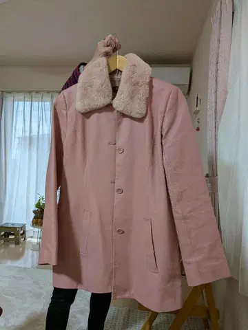 돈피 귀여워요. LORITTE 퍼 달린 핑크 코트 사이즈 11