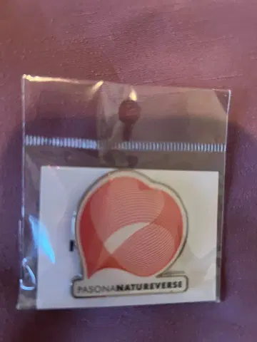 만박 파소나 핀 배지