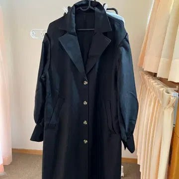 블랙 버튼 롱 코트