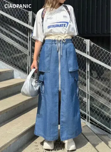 [ 새상품 ] 차오패닉 라메 데님 프론트 지퍼 스커트 S