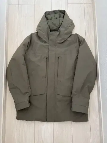 유니클로 하이브리드 다운 파카 2024년 L 카키