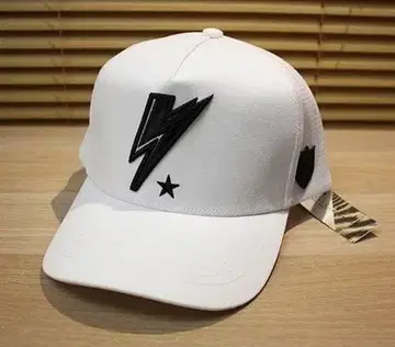 바니스 한정판 상자 발송 요시노리 코타케 볼트 스타 메쉬 캡 화이트
