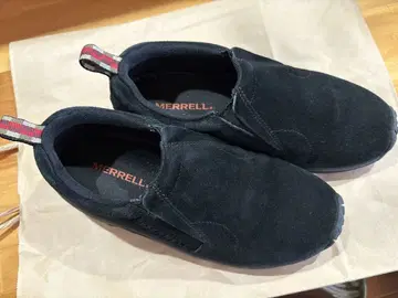MERRELL 블랙 스웨이드 슬립온