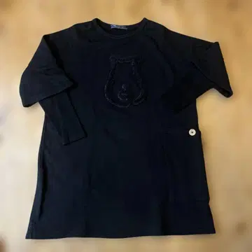 드럭 스토어즈 L 블랙 디자인의 긴팔 튜닉