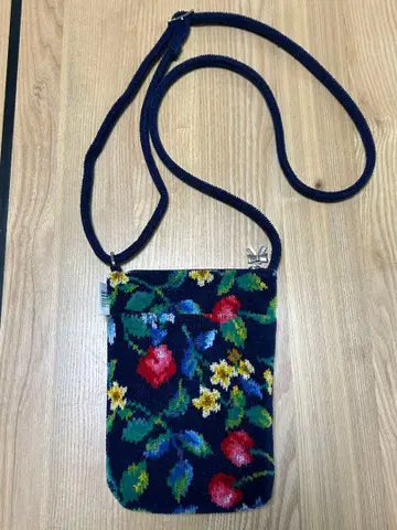 페이러 스윙 체리 스마트폰 숄더