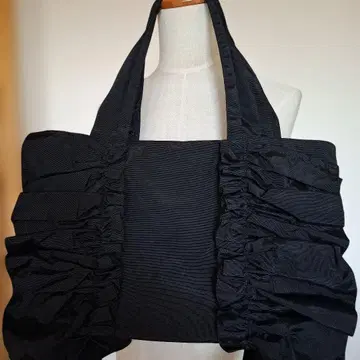 HELOYSE 블랙 프릴 빅 백