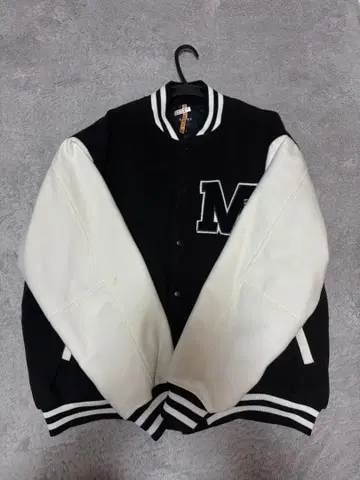 BEAMS 바시티 자켓 블랙/화이트 M 사이즈