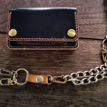 미들 사이즈 트래커 지갑 블랙 빨간 장미 수제 염색