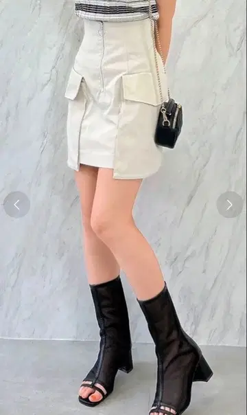 dazzlin 포켓 사이드 미니 스커트 화이트