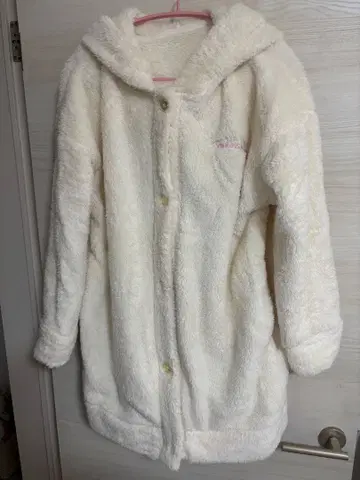 치이카와 GU 마쉬멜로우 필 라운지 후드티