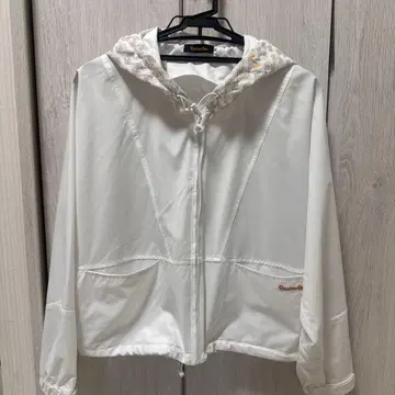 Resurrection 화이트 집업 자켓