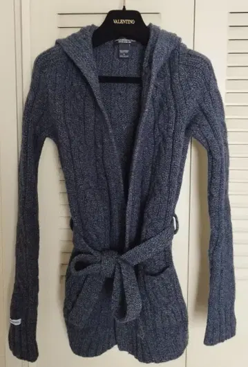 아바클로: 여성용 네이비 후드 부착 케이블 짜임 가디건