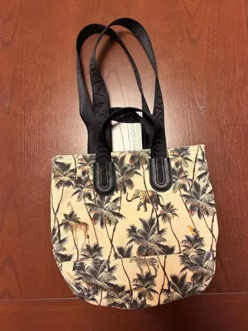 NOMADS 사파리 패턴 토트백