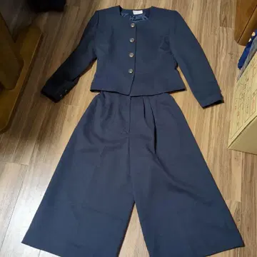 네이비 버튼 자켓 와이드 팬츠 수트