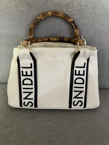 [SNIDEL] 로고 자수 뱀부 백