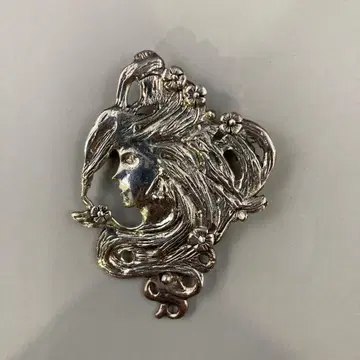 아르 누보 옆모습 브로치