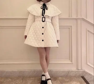 meltie 퀼팅 케이프 코트 화이트