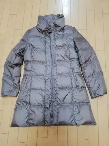 세오리아 윤기 나는 다운 코트 L 사이즈 다운 90 페더 10 새상품급