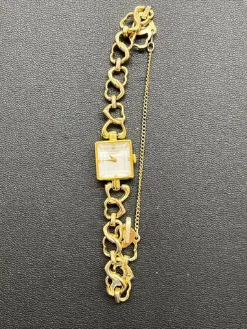 KATHARINE HAMNETT 골드 손목시계