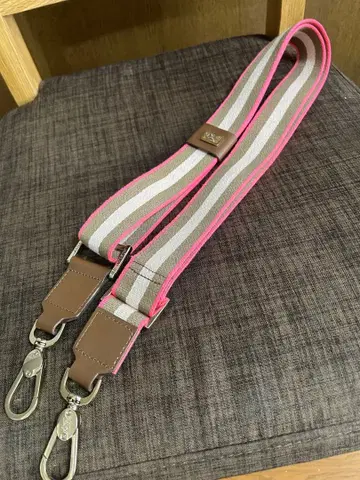 안야 힌드마치 스트라이프 숄더 스트랩