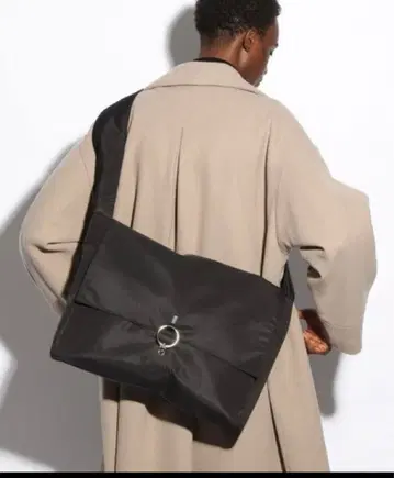 [ 미사용 새상품 ] HARE 링 숄더백 블랙