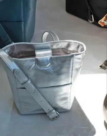 HAYNI Magreta 마그레타 숄더백 실버 M 사이즈