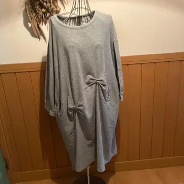 드럭 스토어즈 포켓 그레이 긴팔 원피스