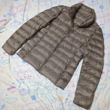 유니클로 새상품급 울트라 라이트 다운 자켓 여성용 M 코트